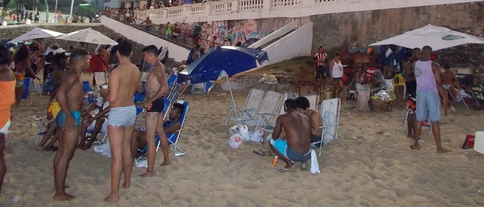 Praia do Porto da Barra: eleita melhor point gay de Salvador