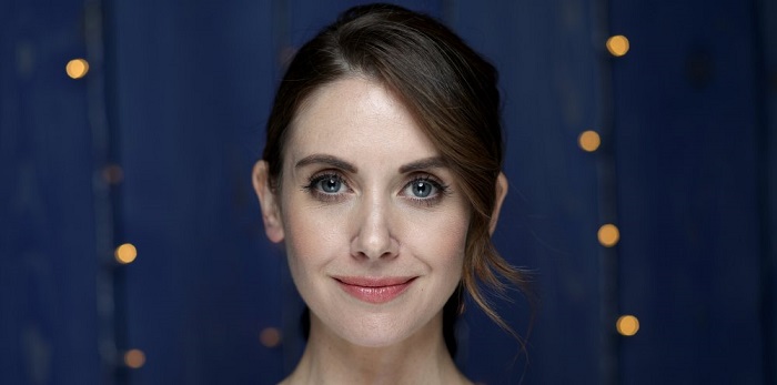 Alison Brie é bissexual