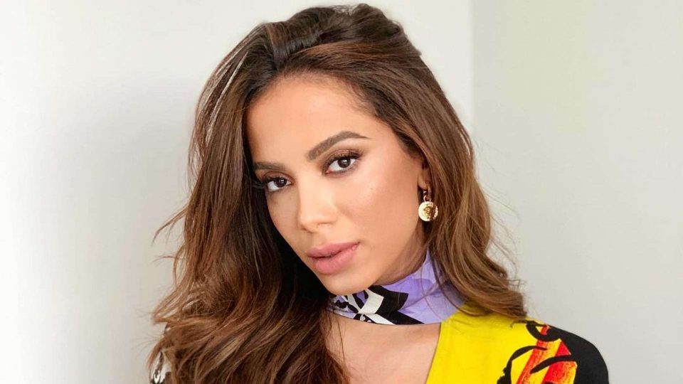 Anitta, enfim, assume bissexualidade