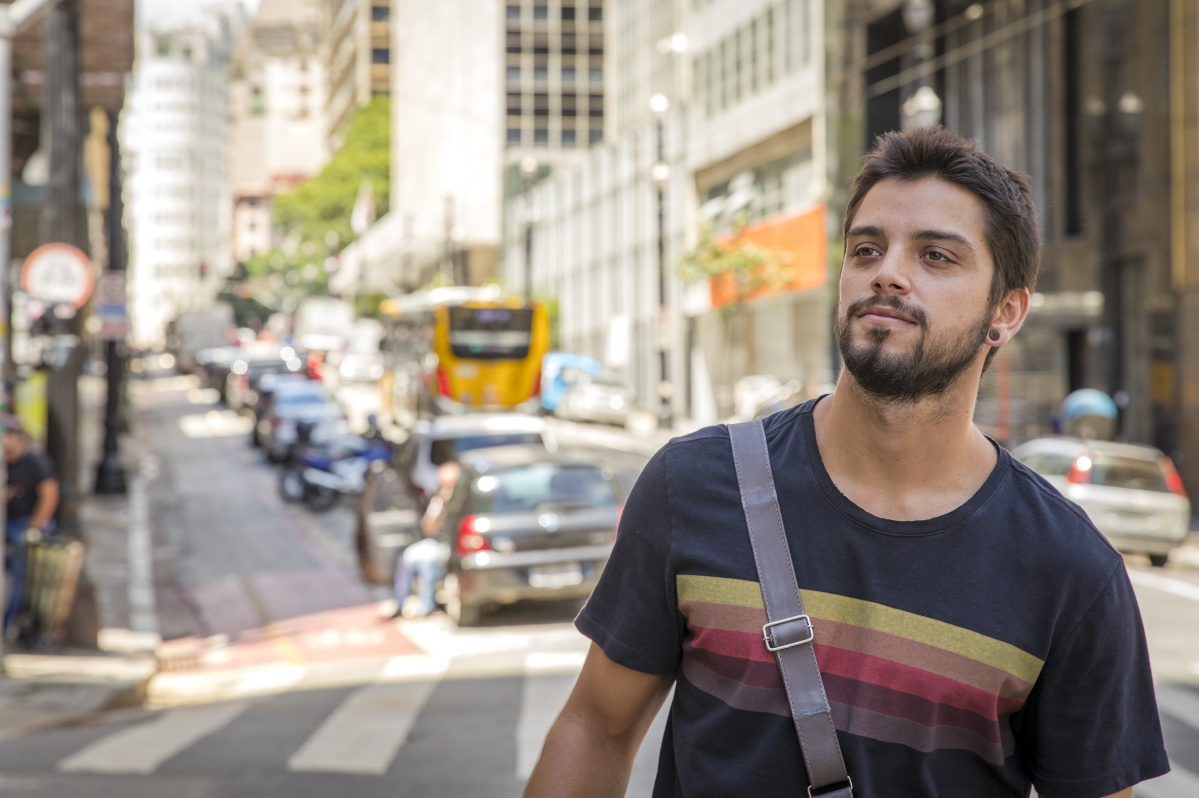 9 atores mais gatos do elenco da novela Os Órfãos da Terra: Rodrigo Simas, o Bruno