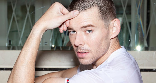 Brian J. Smith revela ser gay