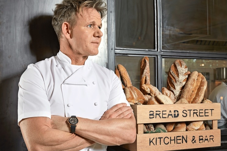 Chef Gordon Ramsay pelado