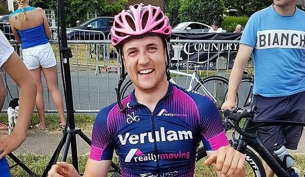 Ciclista Clay Davies se assume gay