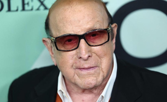 Clive Davis, bissexual, morre aos 94 anos