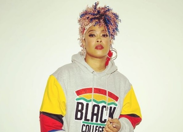 Rapper Da Brat se assume lésbica e mostra presente da namorada