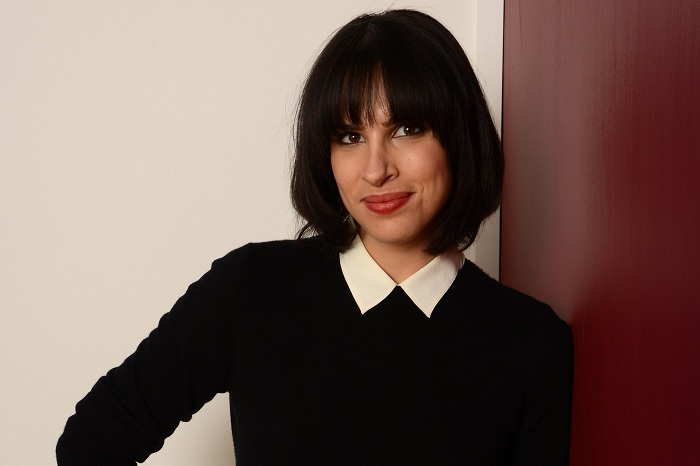 Bissexual assumida, Desiree Akhavan estrelará atração que se passa em Londres