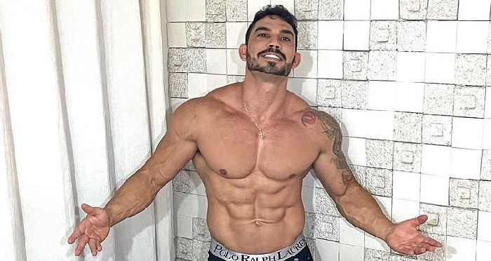 Diego Mineiro - ator pornô gay do Onlyfans sorteará dildos