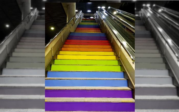 escada metrô ccr salvador arco-íris 