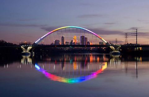 Homenagem às vítimas do massacre na boate gay de Orlando: Minneapolis