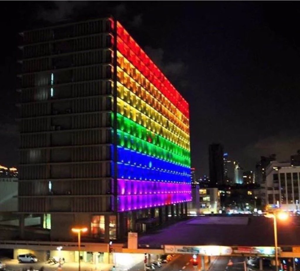 Homenagem às vítimas do massacre na boate gay de Orlando: Prefeitura de Tel-Aviv