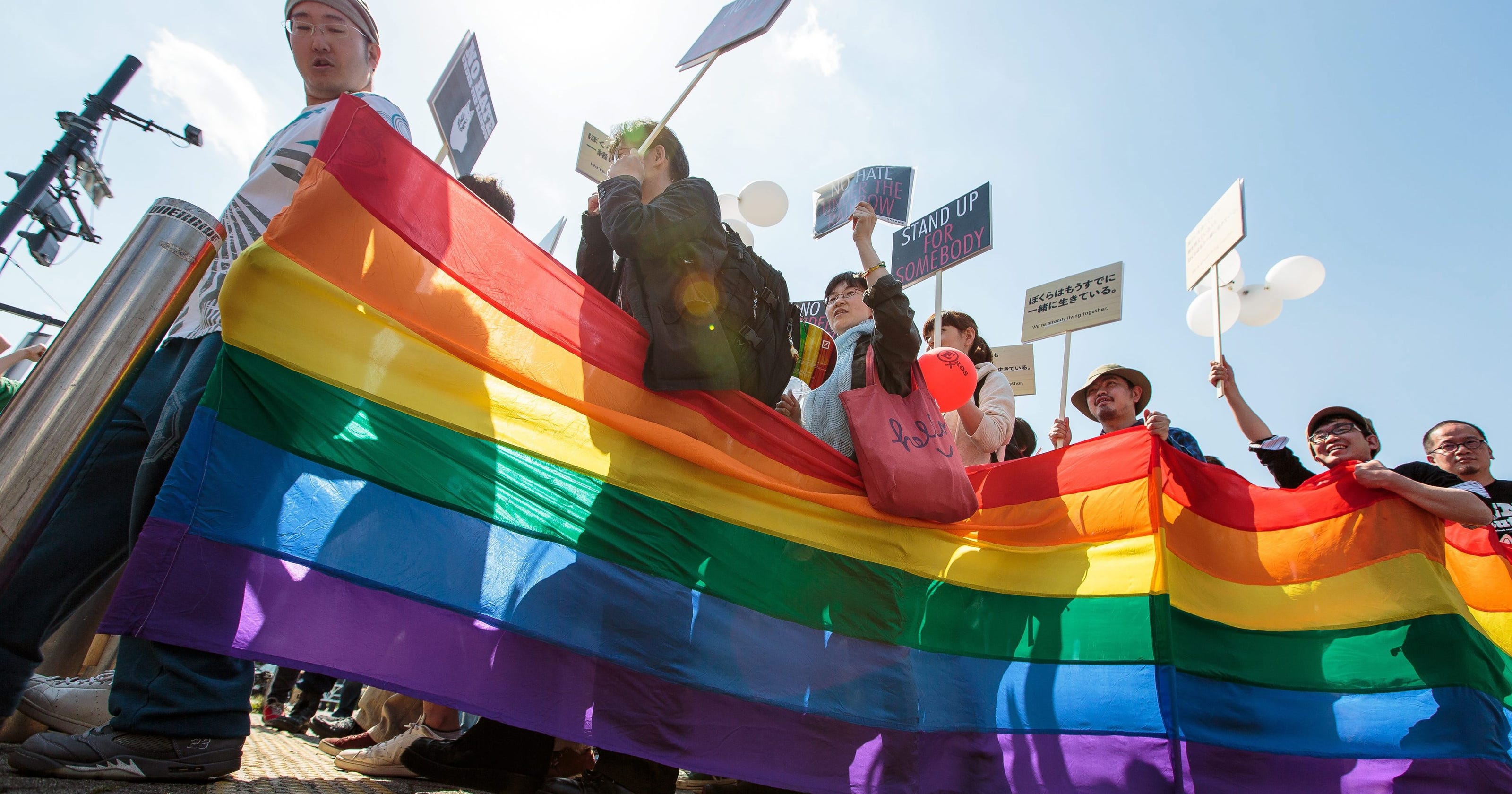 Japão punirá quem tirar gays do armário