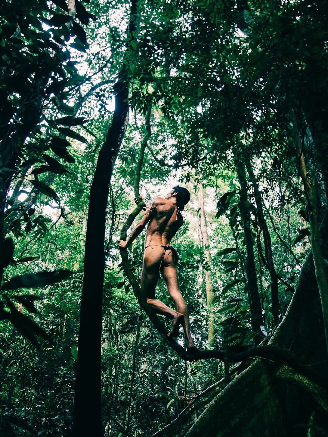 Jesuita Barbosa pelado - bunda de fora