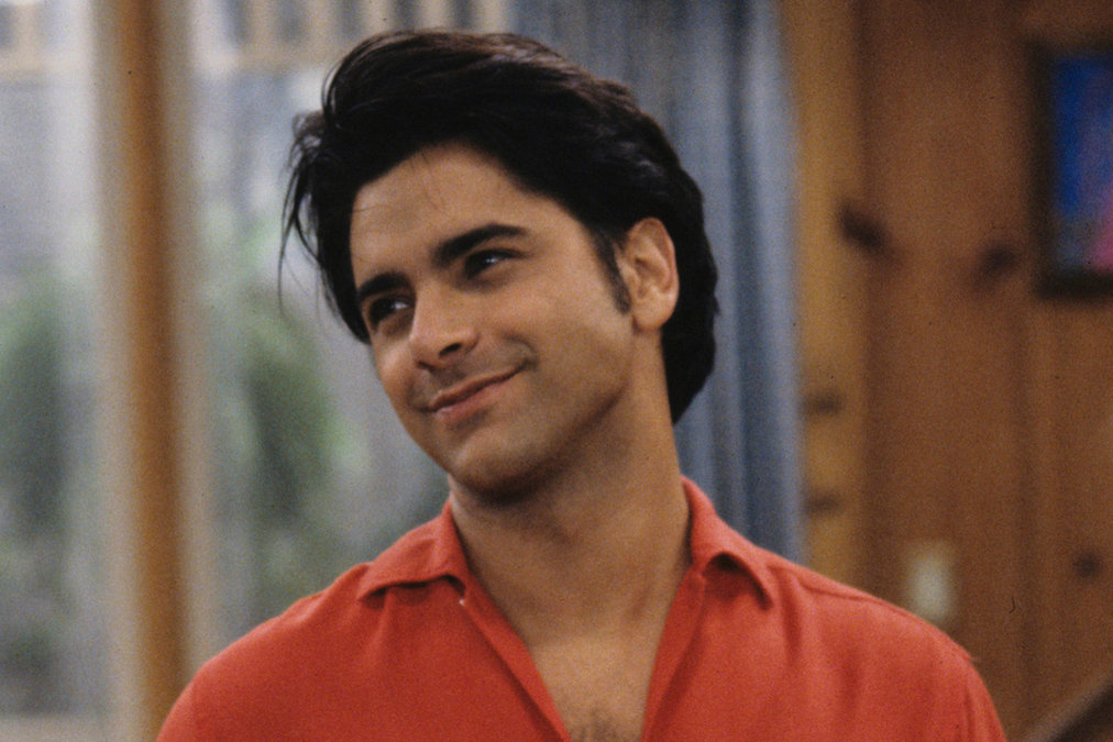 John Stamos, de Três É Demais, mostra bumbum e fica pelado para a Paper Magazine