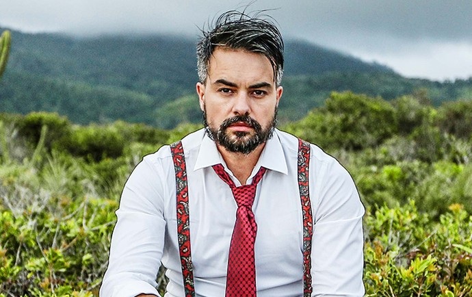 Márcio Kieling vive o marchand gay Bernardo em Sol Nascente