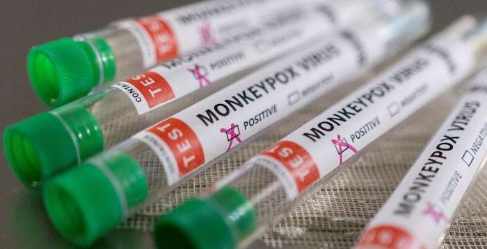 Vacina contra varíola dos macacos para gays e bissexuais