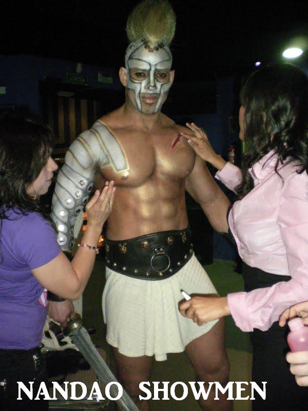Go-go boy delicioso Nandão Showmen volta à cena gay de Salvador