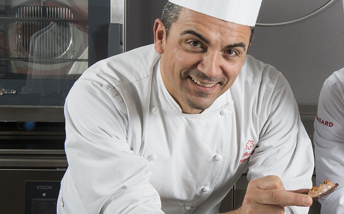 Chef de cozinha que não queria contratar gay assumido é condenado