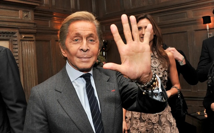 Morre Valentino, ícone gay da moda, aos 93 anos