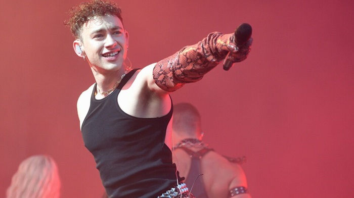 Olly Alexander diz que será bem gay no Eurovision 2024