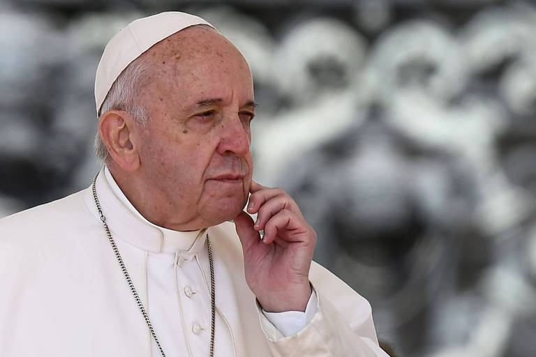 Papa Francisco compara a Hitler políticos perseguem gays