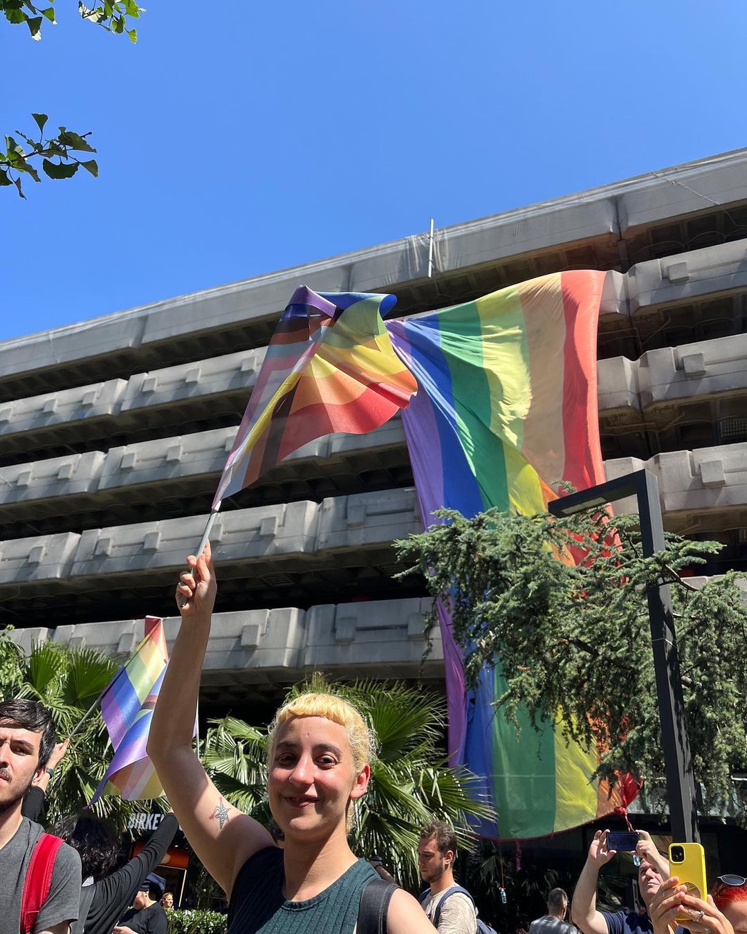 50 são presos em parada gay LGBT de Istambul, na Turquia