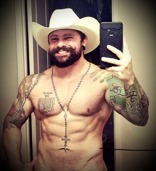 Paulo Batista: FTM, homem trans saradão musculoso faz sucesso no Instagram