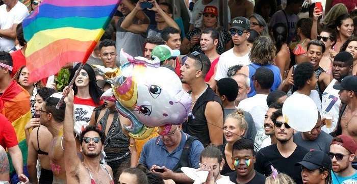 Gays, lésbicas e bissexuais: pesquisa do IBGE