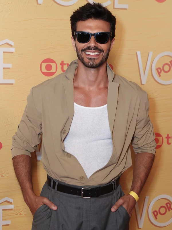 Atores mais gatos da novela Por Você: Gustavo Arthidoro