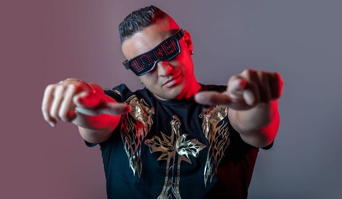 DJ Rafael Rosa, famoso na cena gay paulistana
