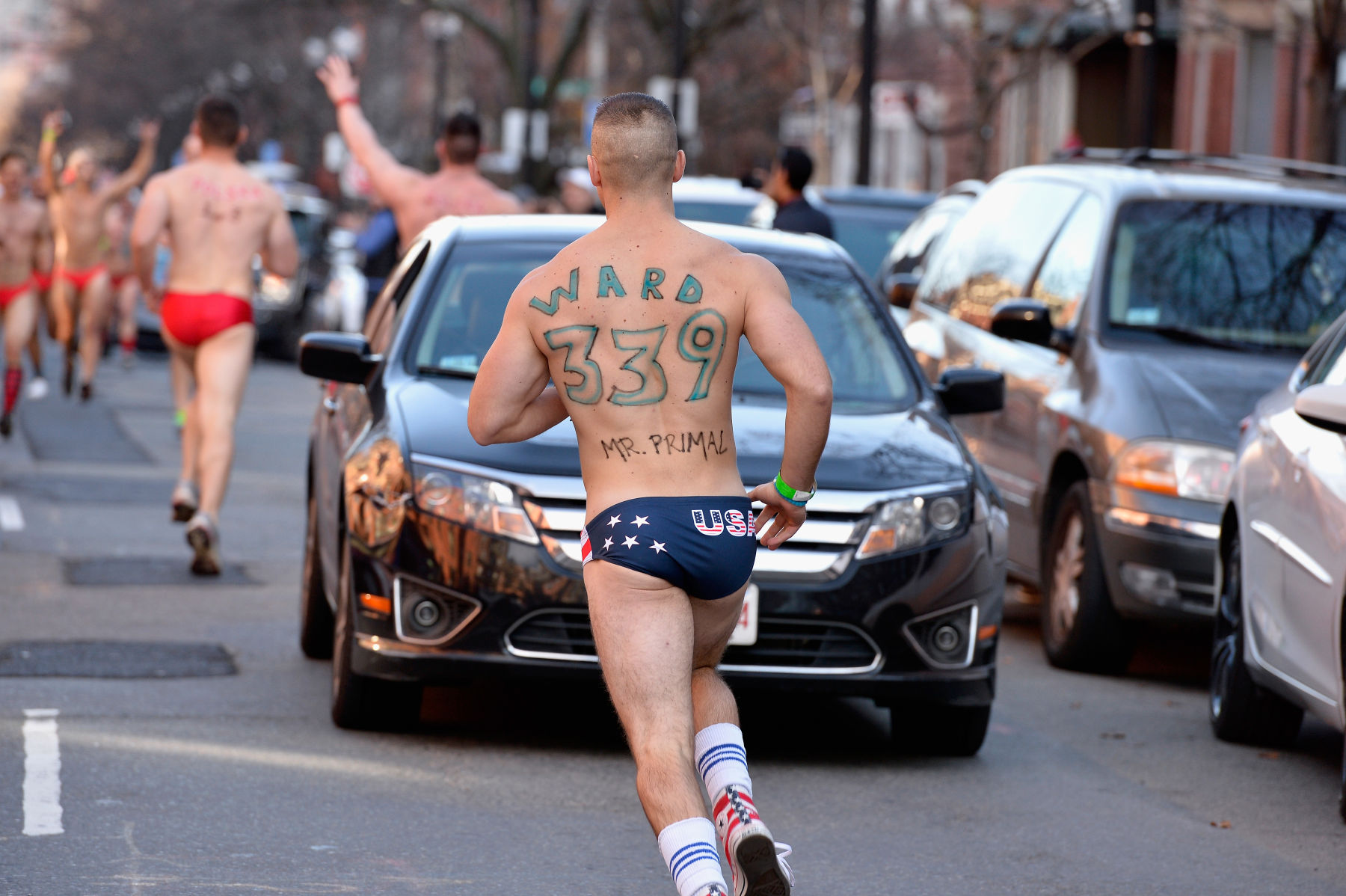Speedo Run Santa: malhados e gostosos correm pelas ruas de Boston só de sunga