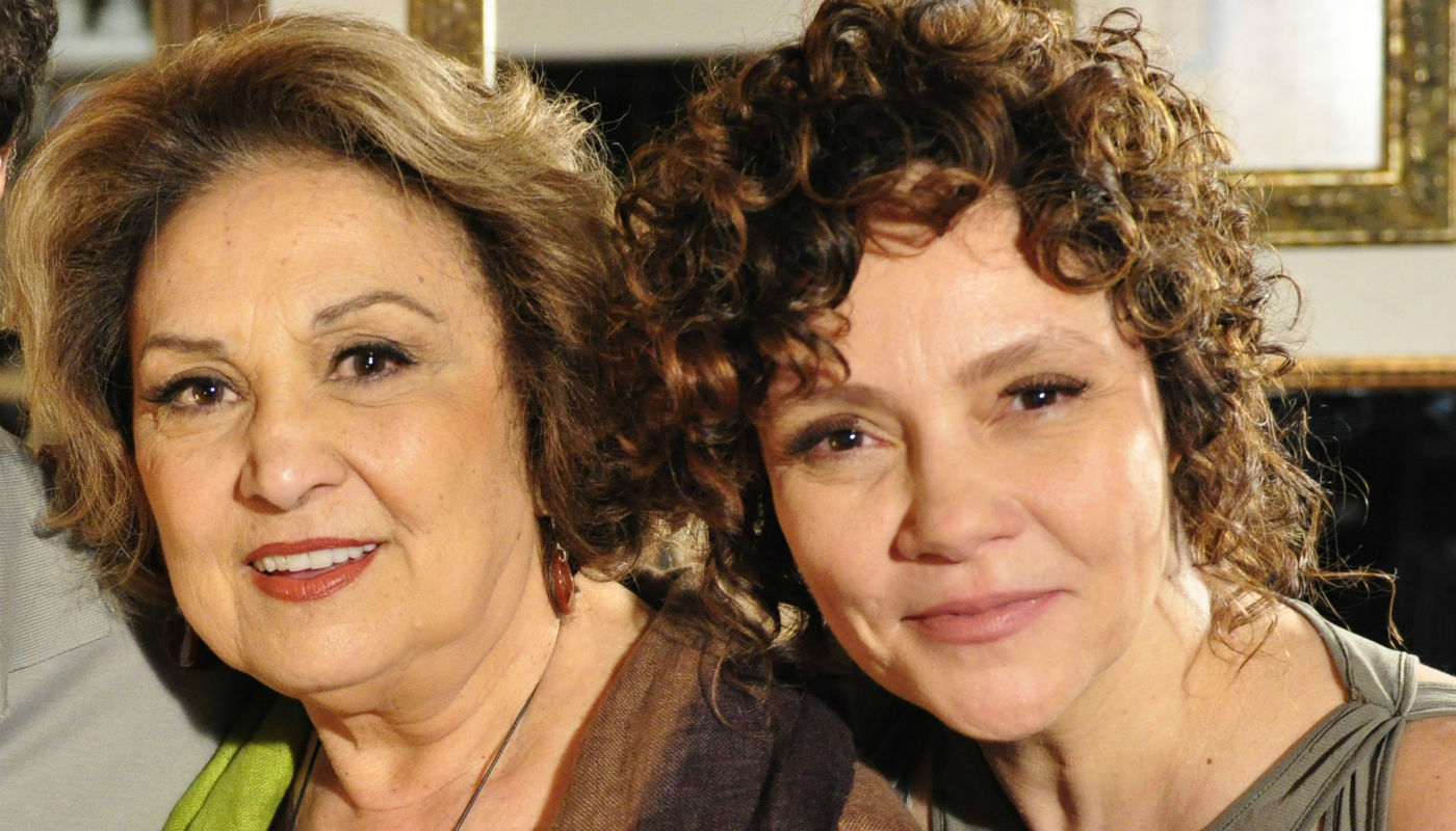 Tia Íris e Alice: Eva Wilma e Thaís de Campos vivem casal de lésbicas em Fina Estampa