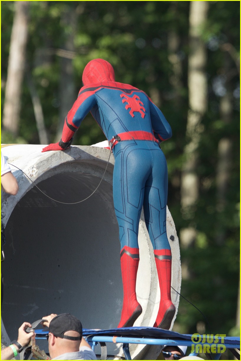 Tom Holland usava fio dental por baixo da malha de lycra do Homem-Aranha