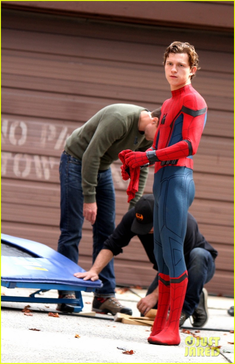 Tom Holland usava fio dental por baixo da malha de lycra do Homem-Aranha