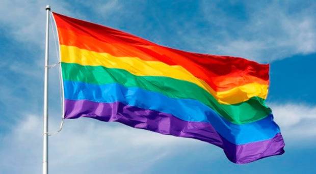 Donald Trump proíbe embaixada brasileira de ostentar bandeira LGBT