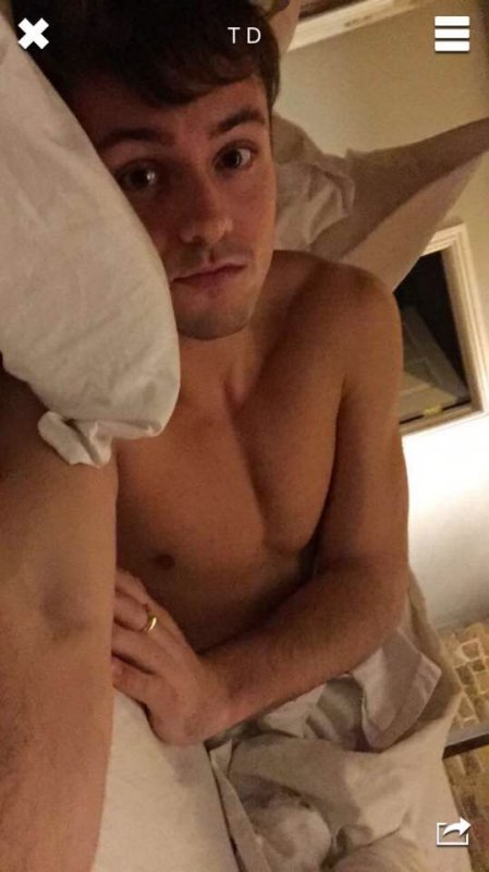 Tom Daley: vaza foto do saltador gay de bunda pra cima pelado