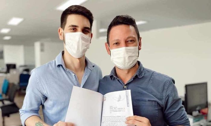 Repórter da Globo Edivaldo Dondossola se casa com o namorado