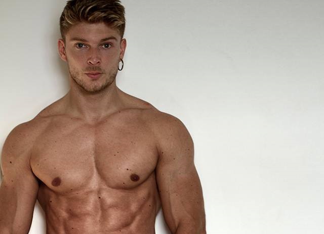 Armando Fogaça está incrível nas lentes de Ronaldo Gutierrez