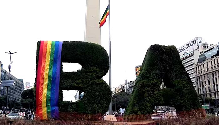 Argentina vai capacitar estabelecimentos para receber turistas LGBT