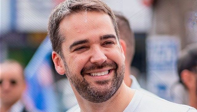 Eduardo Leite vai para 2º turno por apenas 2,5 mil votos
