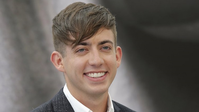 Kevin McHale aproveita música de Ariana Grande para se assumir gay