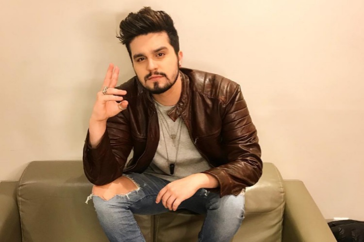 Luan Santana diz que passava mal quando ouvia que era gay