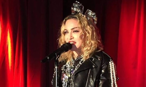 Embaixadora da parada LGBT do mundo, Madonna vai a Stonewall Inn