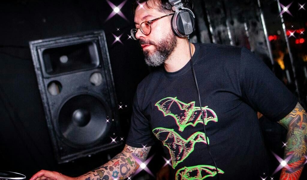DJ Roque Castro lança set com clássicos dos anos 1980