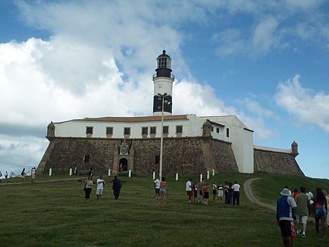 Farol da Barra é um dos símbolos da capital baiana